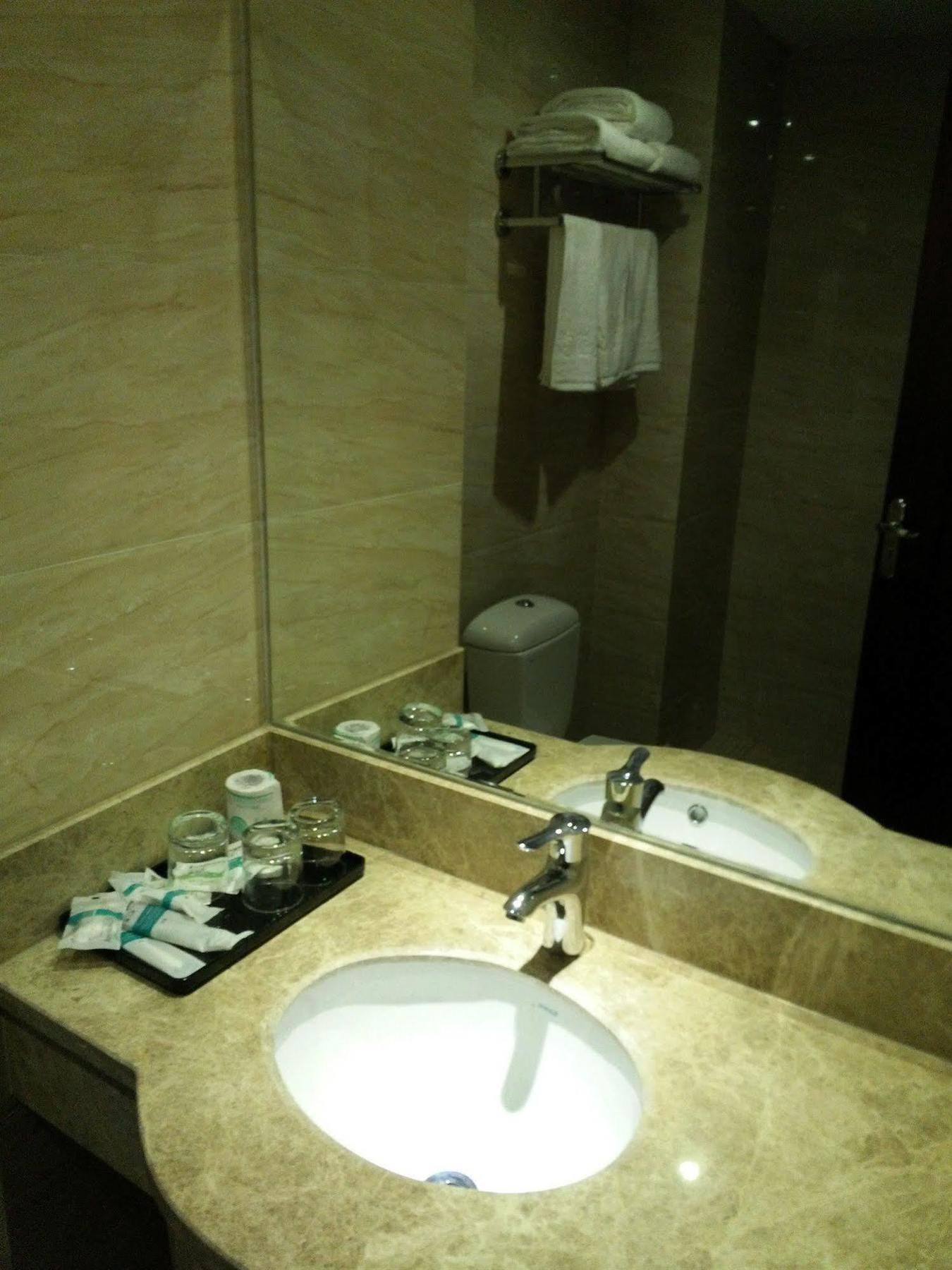 Chengdu Airport Ruijia Hotel Экстерьер фото